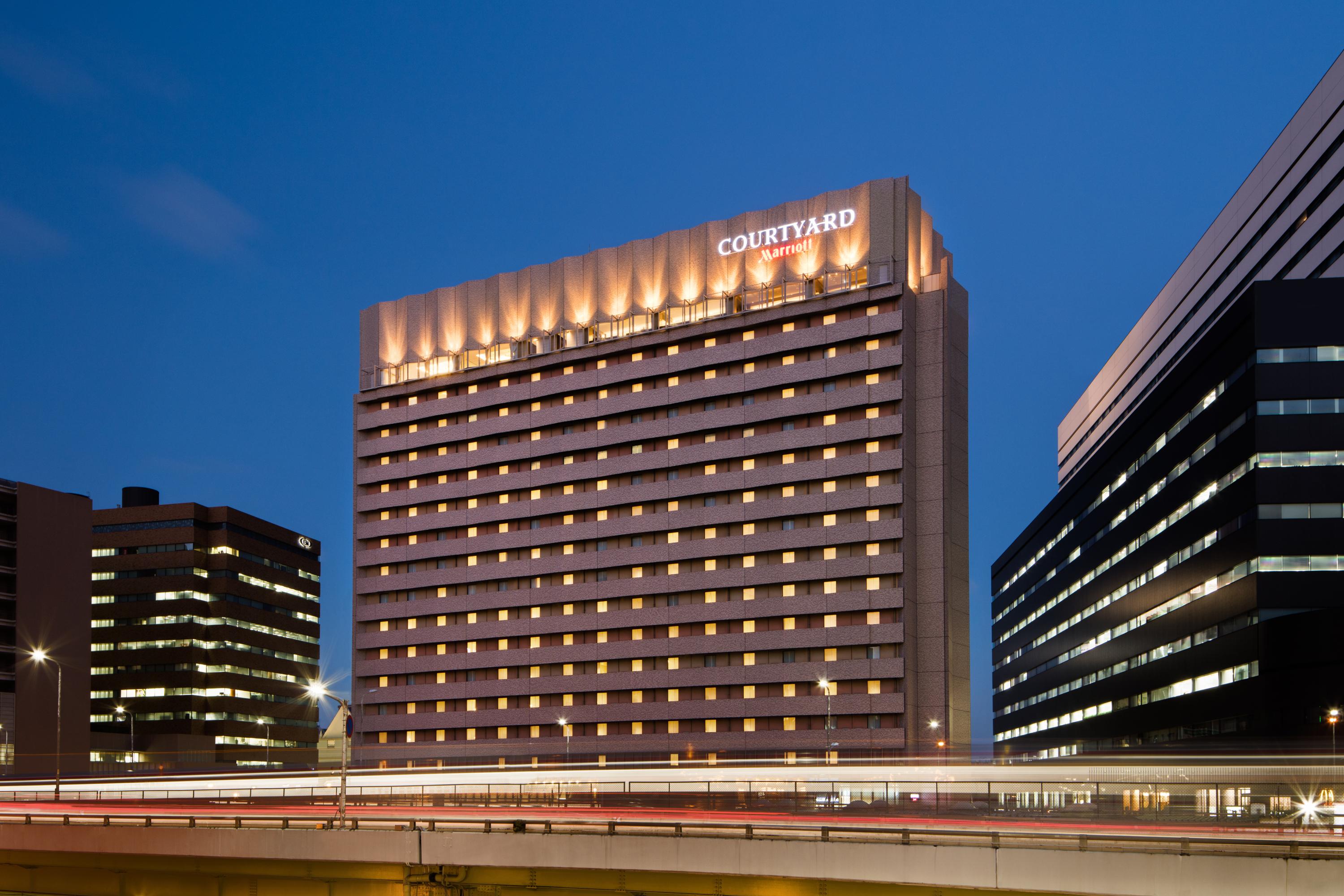 Отель Courtyard By Marriott Shin-Osaka Station Экстерьер фото